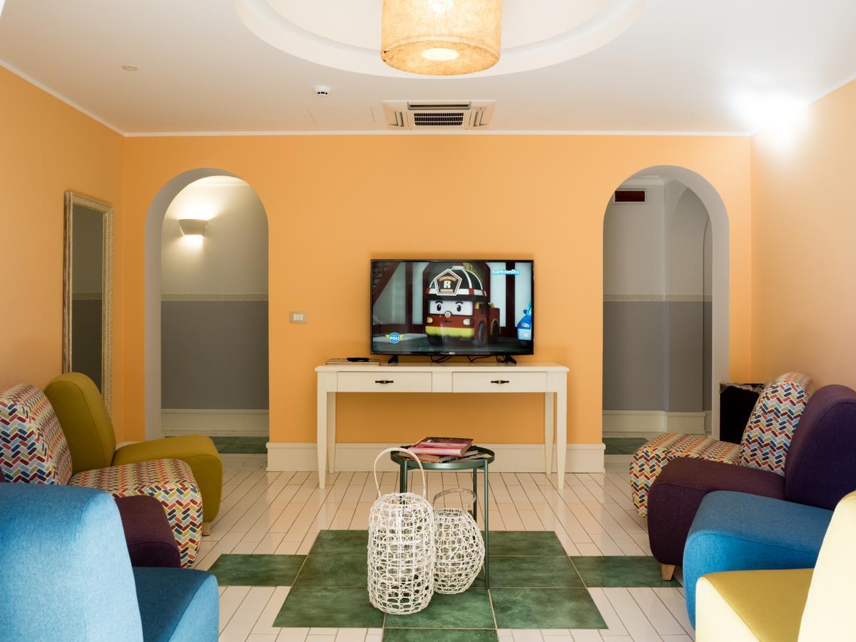 Hotel Danieli פוצאלו מראה חיצוני תמונה