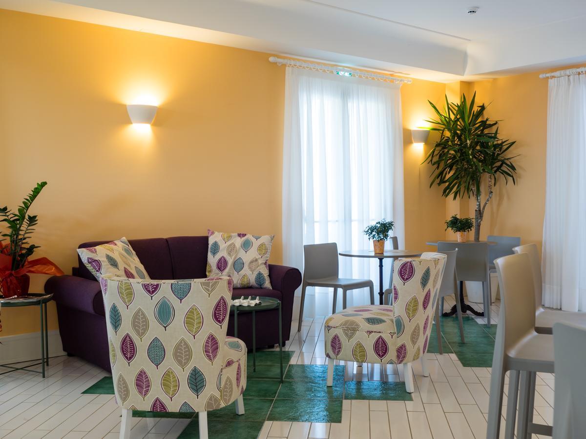 Hotel Danieli פוצאלו מראה חיצוני תמונה